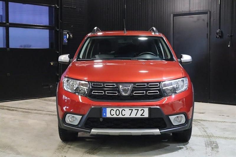 Begagnad Dacia Sandero Stepway 90 HK (66 kW) 2017 Röd SUV