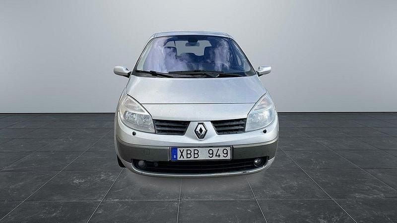 Ljusgrå Begagnad 2005 Renault Scénic II Minibuss | 19 900 kr (Marknadspris) - Bild 1/4
