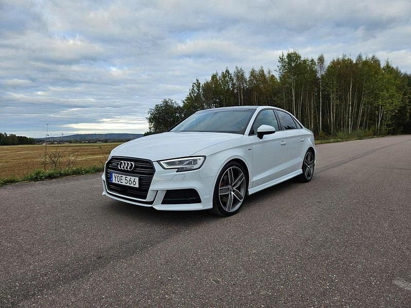 Vit Begagnad 2018 Audi A3 S-Line Sedan | 210 000 kr (Marknadspris) - Bild 1/4