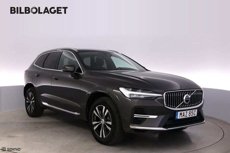 Grå Begagnad 2023 Volvo XC60 Core SUV | 489 800 kr (Bra pris) - Bild 1/4