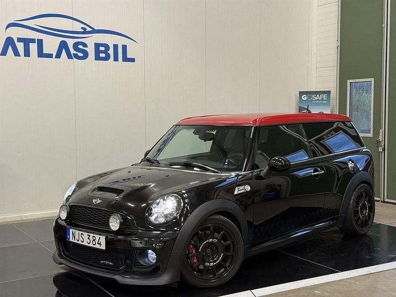 Svart Begagnad 2013 Mini John Cooper Works Clubman Kombi | 134 900 kr (Marknadspris) - Bild 1/4