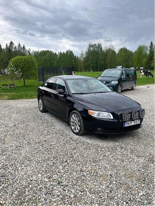 Svart Begagnad 2007 Volvo S80 Sedan | 35 000 kr (Superpris) - Bild 1/4