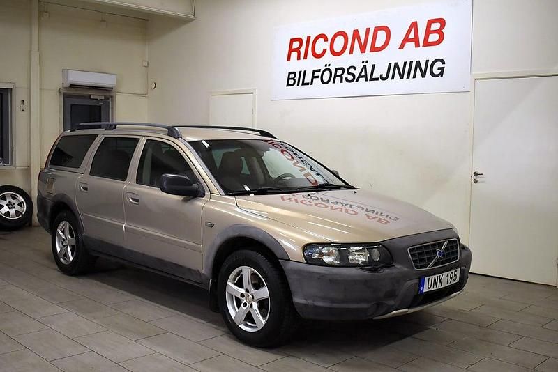 Ljusbrun Begagnad 2003 Volvo XC70 Kombi | 39 900 kr (Dyr) - Bild 1/4
