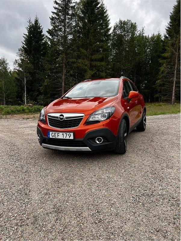 Orange Begagnad 2014 Opel Mokka SUV | 105 000 kr (Marknadspris) - Bild 1/4