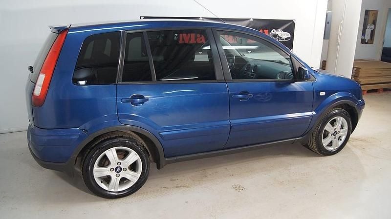 Begagnad Ford Fusion 80 HK (58 kW) 2007 Blå Halvkombi