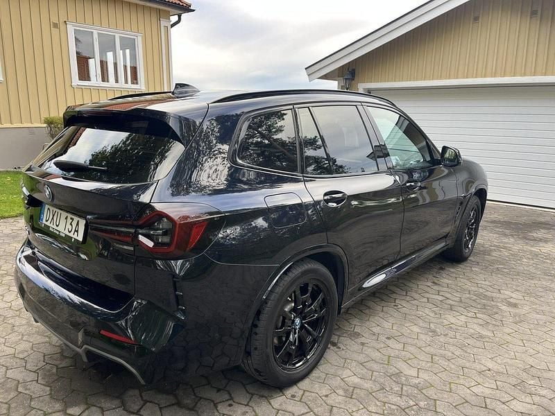 Begagnad 2023 BMW iX3 M Sport SUV | 490 000 kr - Bild 1/4