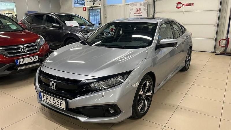 Silver Begagnad 2019 Honda Civic Executive Sedan | 219 900 kr (Marknadspris) - Bild 1/4