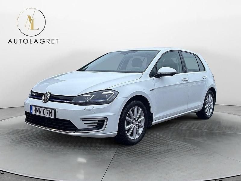 Vit Begagnad 2019 VW e-Golf Halvkombi | 169 900 kr (Marknadspris) - Bild 1/4