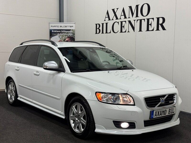 Vit Begagnad 2009 Volvo V50 R-Design Kombi | 59 900 kr (Dyr) - Bild 1/4