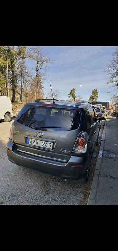 Grå Begagnad 2006 Toyota Corolla Verso Minibuss | 29 900 kr (Marknadspris) - Bild 1/4