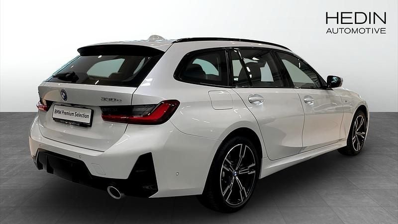 Begagnad BMW 330e Comfort Edition 184 HK (135 kW) 2025 Vit (white) Kombi