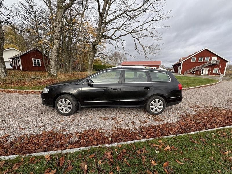 Svart Begagnad 2010 VW Passat Sportline Kombi | 23 000 kr (Bra pris) - Bild 1/4