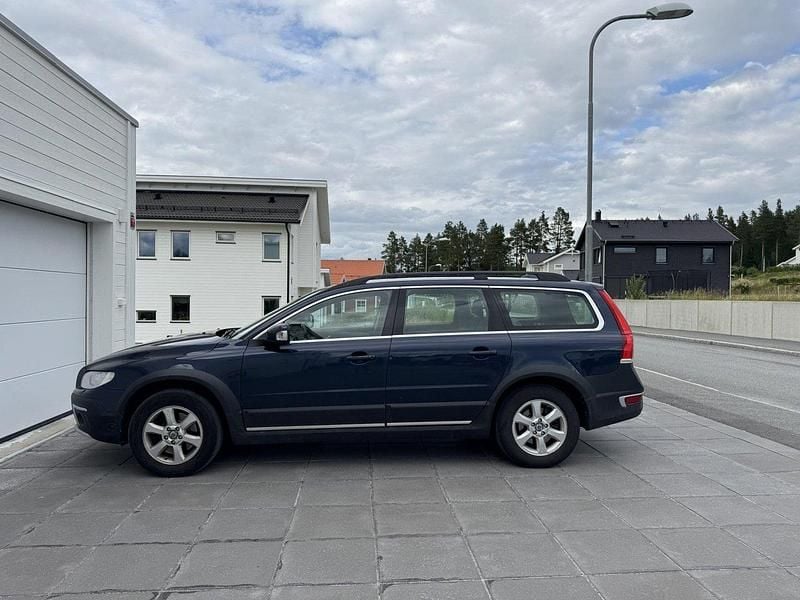 Blå Begagnad 2015 Volvo XC70 Momentum SUV | 110 000 kr (Bra pris) - Bild 1/4