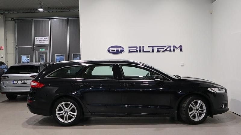 Begagnad Ford Mondeo Titanium 160 HK (117 kW) 2015 Svart metallic Kombi