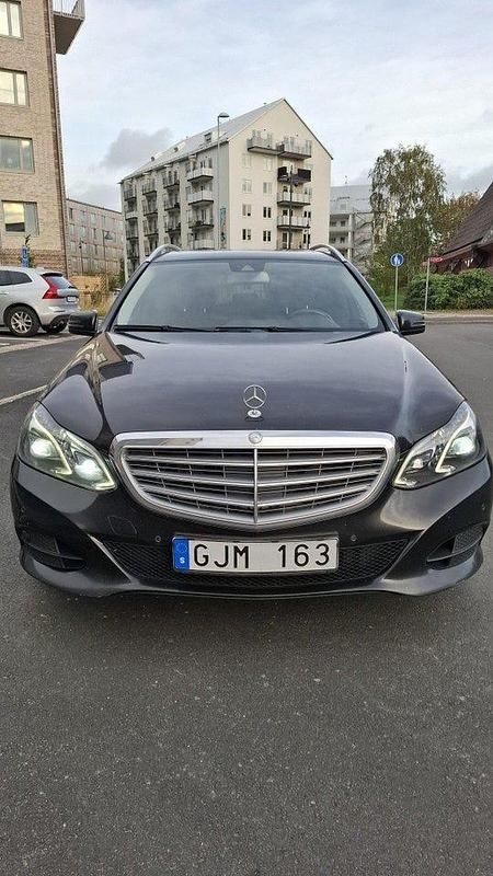 Svart Begagnad 2014 Mercedes E250 Kombi | 95 000 kr (Superpris) - Bild 1/4