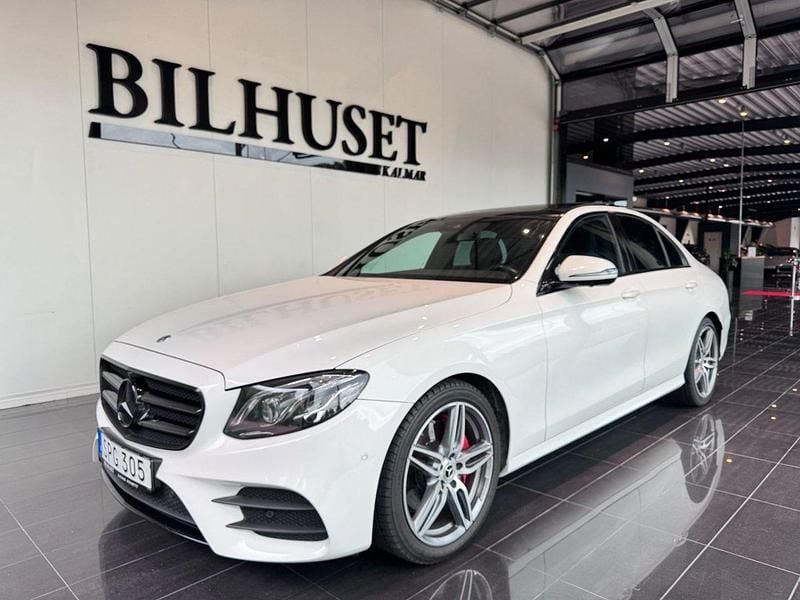 Vit Begagnad 2018 Mercedes E220 AMG line Sedan | 299 900 kr (Bra pris) - Bild 1/4