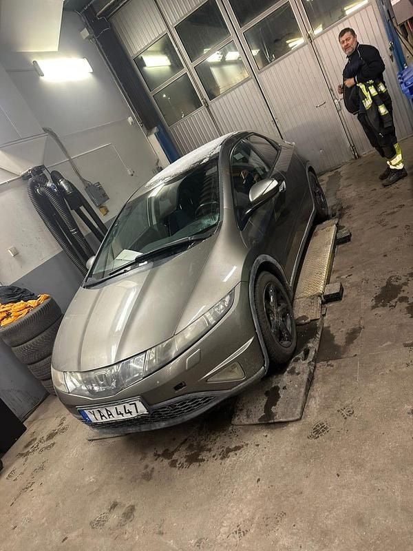 Begagnad 2006 Honda Civic | 50 000 kr (Marknadspris) - Bild 1/4