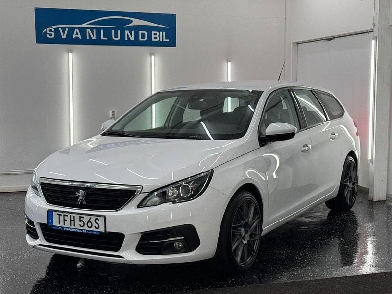Vit Begagnad 2021 Peugeot 308 Kombi | 139 800 kr - Bild 1/4