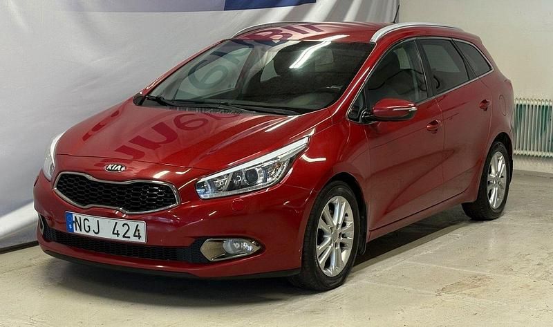 Röd Begagnad 2012 Kia Ceed Sportswagon Comfort Kombi | 59 500 kr (Marknadspris) - Bild 1/4