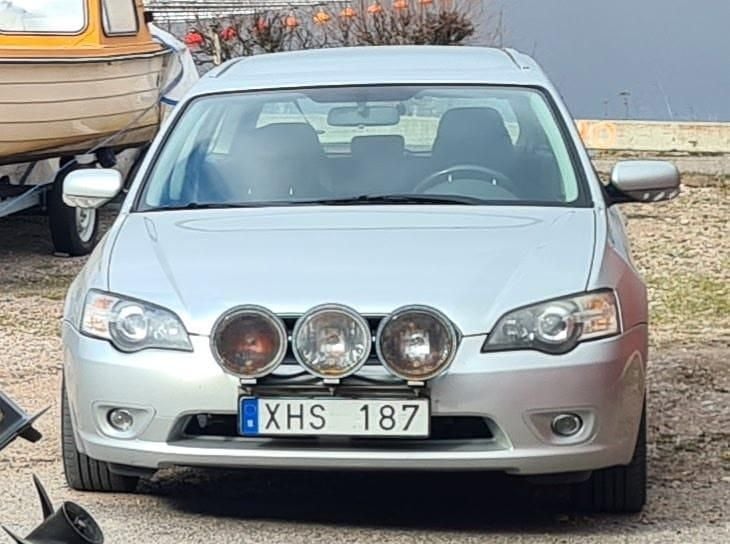Begagnad 2006 Subaru Legacy Kombi | 10 000 kr (Marknadspris) - Bild 1/2