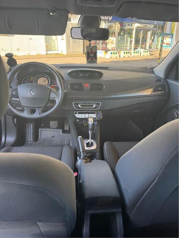 Svart Begagnad 2011 Renault Mégane III Halvkombi | 43 900 kr (Marknadspris) - Bild 1/4