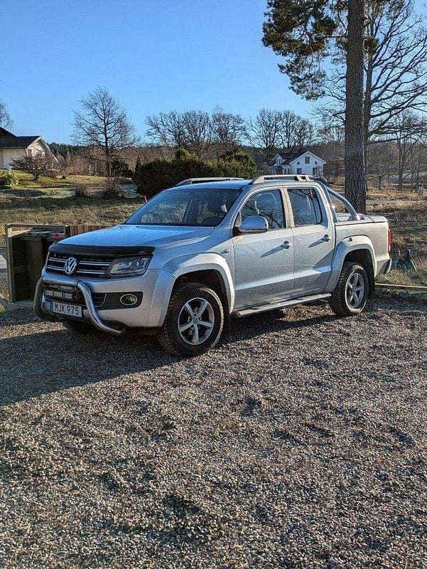 Silver Begagnad 2016 VW Amarok Highline Pickup | 198 000 kr (Marknadspris) - Bild 1/4