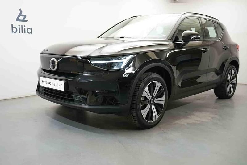 Svart Begagnad 2023 Volvo XC40 Single Motor SUV | 329 900 kr (Bra pris) - Bild 1/1