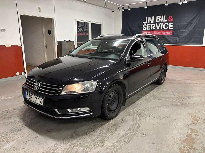 Svart Begagnad 2014 VW Passat Kombi | 59 900 kr (Bra pris) - Bild 1/4