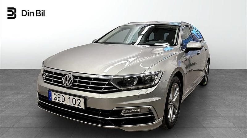 Silver Begagnad 2017 VW Passat Kombi | 195 000 kr (Marknadspris) - Bild 1/4