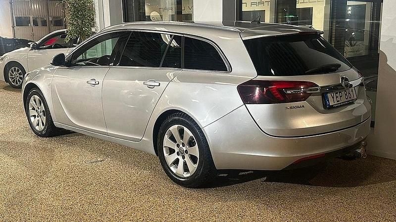 Begagnad Opel Insignia Business 136 HK (100 kW) 2016 Grå Kombi