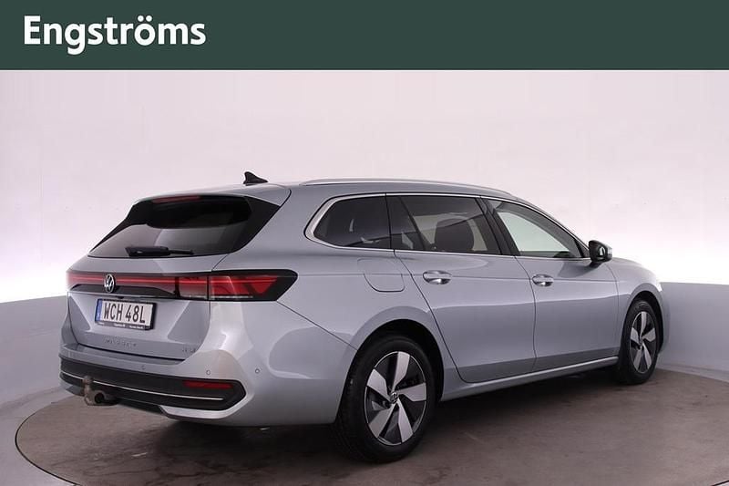 Begagnad VW Passat 150 HK (110 kW) 2025 Silver Kombi