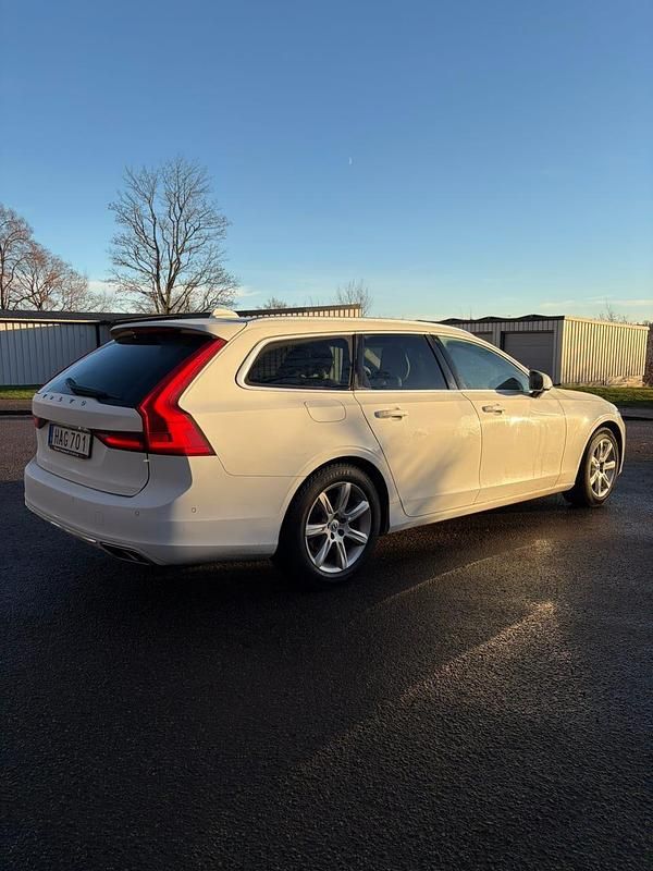 Begagnad Volvo V90 190 HK (139 kW) 2017 Kombi