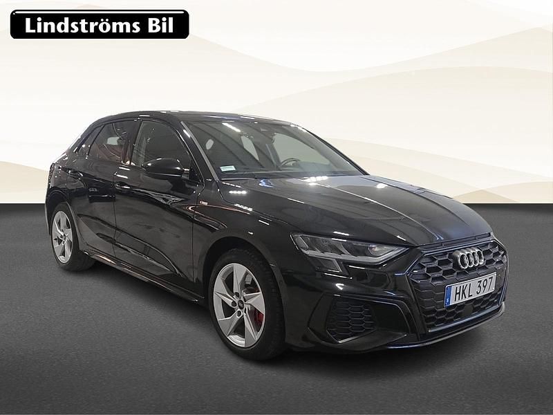 Begagnad Audi A3 Sportback e-tron S-Line 150 HK (110 kW) 2022 Svart Halvkombi