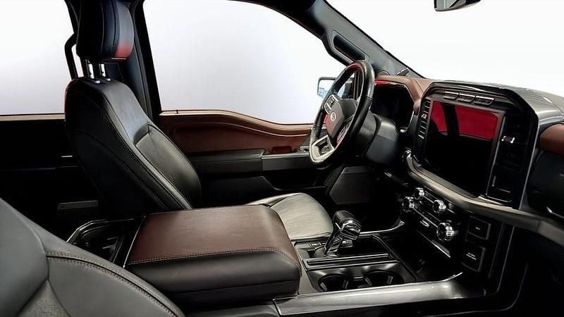 Begagnad Ford F-150 Lariat 405 HK (297 kW) 2022 Svart Pickup