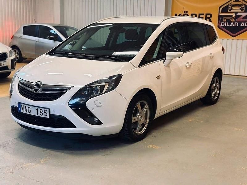 Begagnad Opel Zafira Tourer Enjoy 131 HK (96 kW) 2012 Vit Minibuss