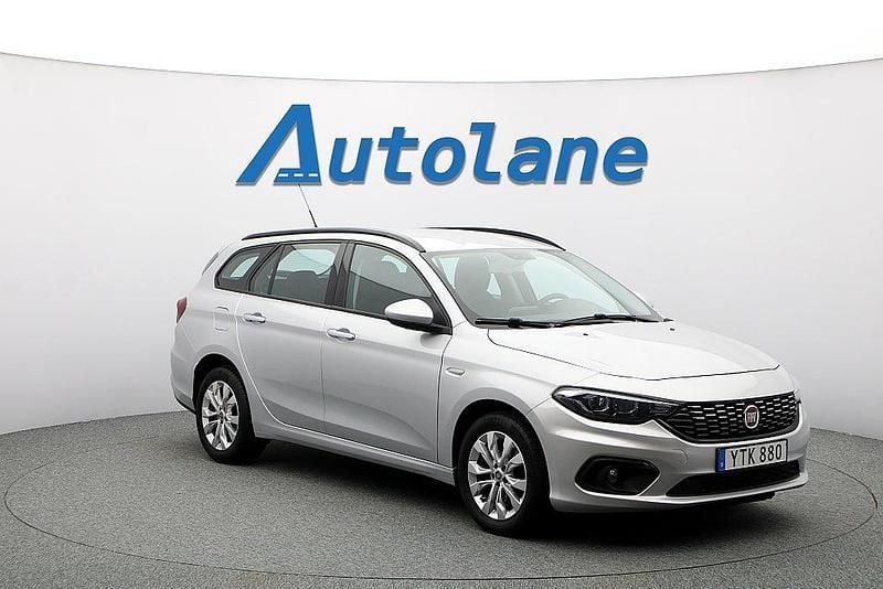 Grå Begagnad 2017 Fiat Tipo Kombi | 139 900 kr (Marknadspris) - Bild 1/3