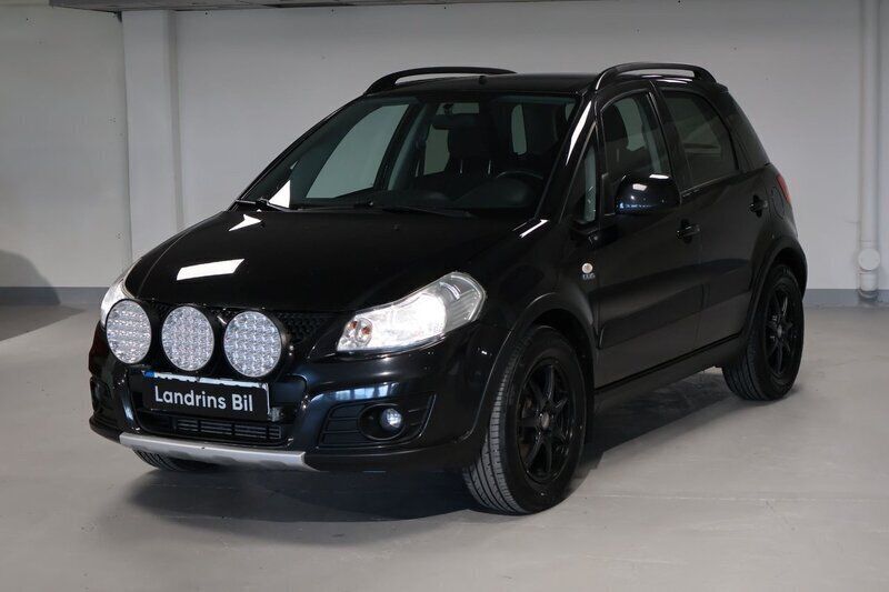 Svart Begagnad 2011 Suzuki SX4 Halvkombi | 59 500 kr (Dyr) - Bild 1/4