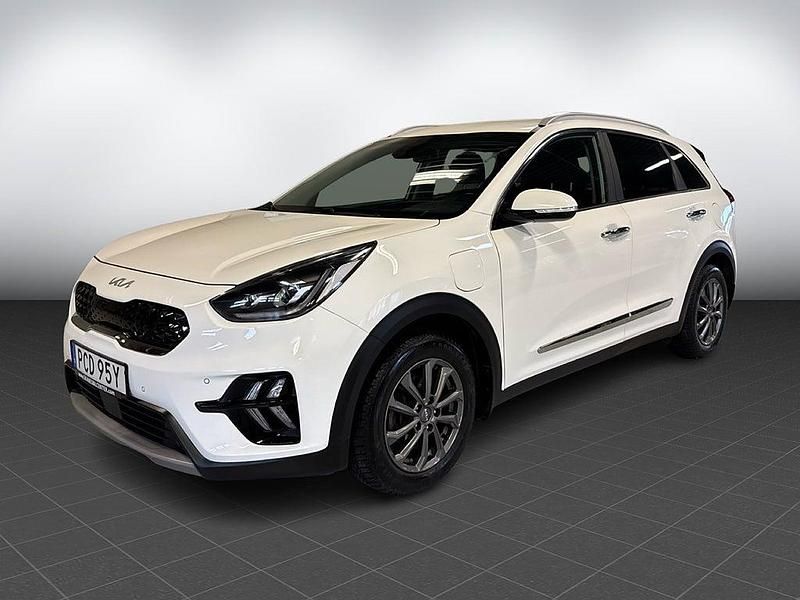 Vit Begagnad 2021 Kia Niro Advance SUV | 239 900 kr (Marknadspris) - Bild 1/4