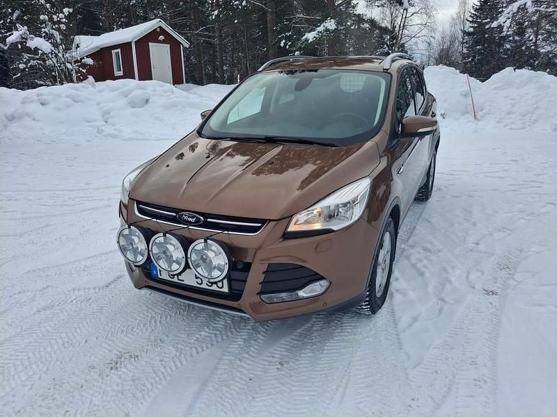 Begagnad Ford Kuga Titanium 140 HK (102 kW) 2013 SUV