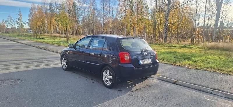 Blå Begagnad 2003 Toyota Corolla Halvkombi | 21 500 kr (Bra pris) - Bild 1/1