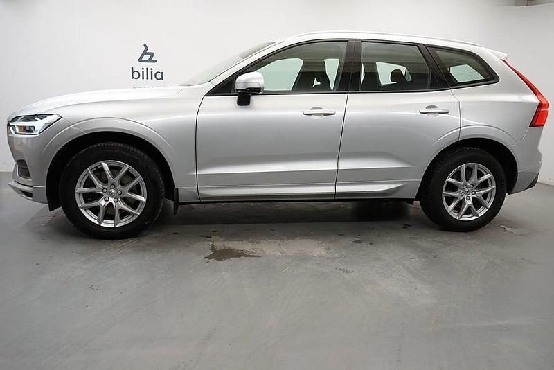 Begagnad Volvo XC60 Momentum 192 HK (141 kW) 2019 Silver SUV