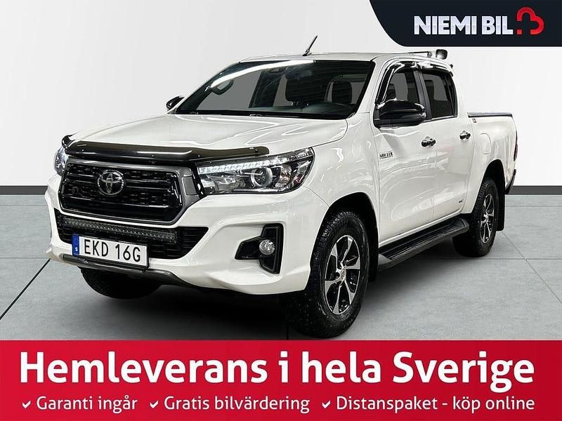 Vit Begagnad 2020 Toyota HiLux Pickup | 419 900 kr (Marknadspris) - Bild 1/3