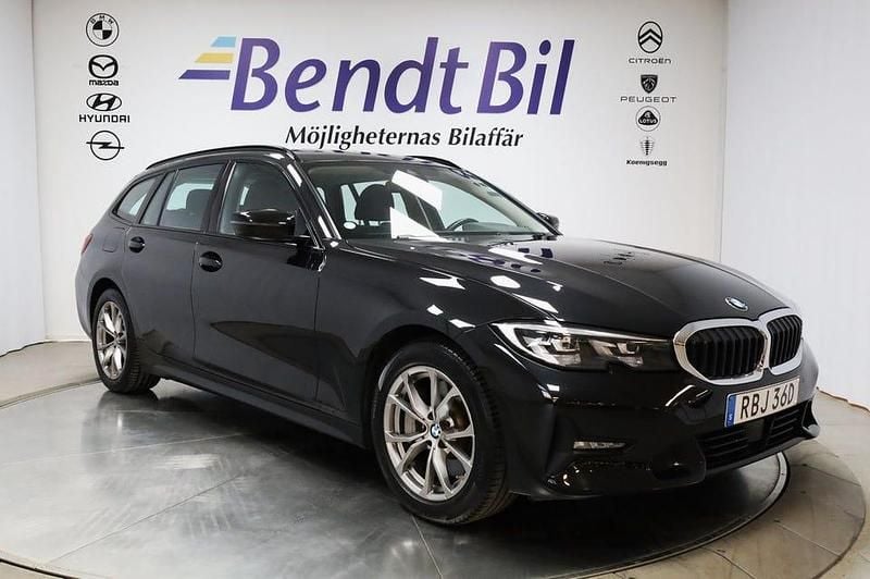 Svart Begagnad 2021 BMW 330 Sport Line Kombi | 244 500 kr - Bild 1/3