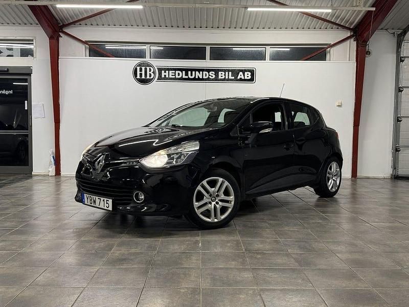 Begagnad Renault Clio IV 90 HK (66 kW) 2016 Svart Halvkombi