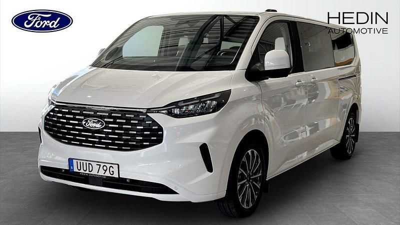 Vit (white) Ny 2025 Ford Tourneo Titanium X Van | 838 750 kr - Bild 1/4