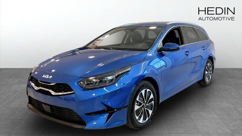 Blå (blue) Ny 2025 Kia Ceed Sportswagon Advance Kombi | 339 900 kr (Dyr) - Bild 1/4