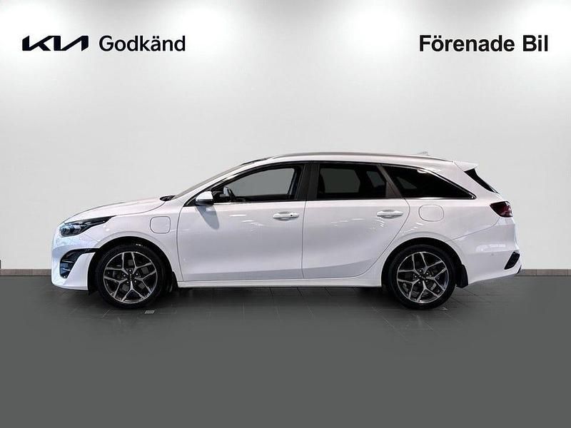 Begagnad Kia Ceed Sportswagon Advance 141 HK (103 kW) 2024 Vit Kombi