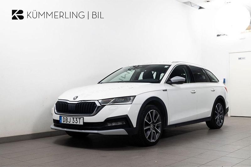 Vit Begagnad 2022 Skoda Octavia Scout Kombi | 294 900 kr (Lite dyr) - Bild 1/4