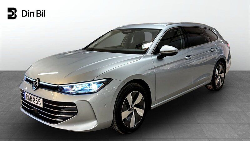 Silver Begagnad 2023 VW Passat Business Kombi | 344 500 kr (Marknadspris) - Bild 1/4