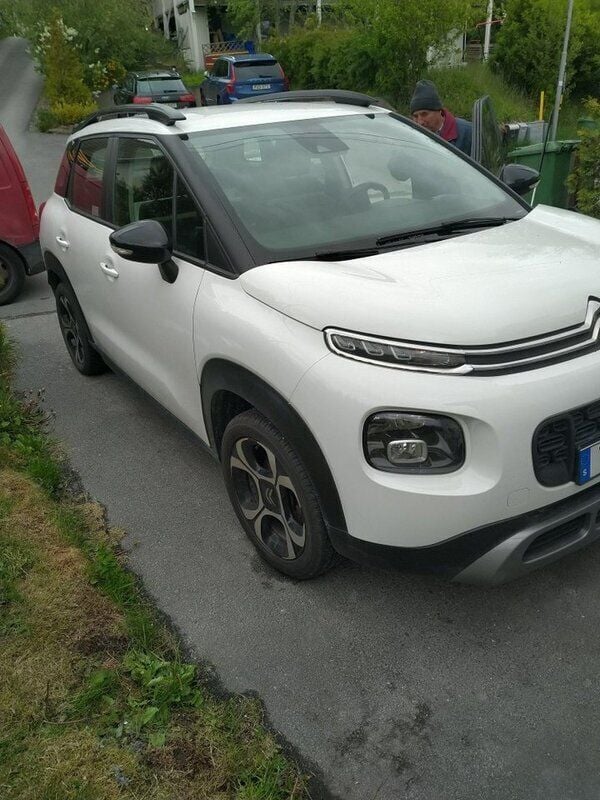 Vit Begagnad 2020 Citroën C3 Aircross PureTech SUV | 111 000 kr (Bra pris) - Bild 1/4